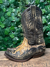 Afbeelding in Gallery-weergave laden, zo goed als Nieuwe python leren laarzen van Sendra maat 43