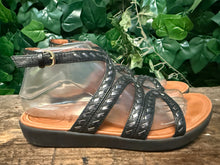 Afbeelding in Gallery-weergave laden, zo goed als nieuw prachtige sandalen van Fitflop maat 38
