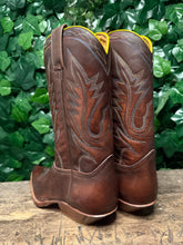 Afbeelding in Gallery-weergave laden, prachtige vintage laarzen van Sendra maat 41 (maat 7,5)