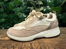 Afbeelding in Gallery-weergave laden, bijna Nieuwe sneakers van Xsensible maat 38 (wijdte HX)