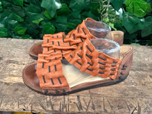 Afbeelding in Gallery-weergave laden, bijna Nieuwe sandalen van Loints of Holland maat 42
