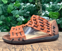 Afbeelding in Gallery-weergave laden, bijna Nieuwe sandalen van Loints of Holland maat 42