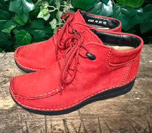 Afbeelding in Gallery-weergave laden, bijna Nieuwe veterschoenen van wolky maat 38