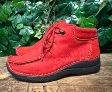Afbeelding in Gallery-weergave laden, bijna Nieuwe veterschoenen van wolky maat 38