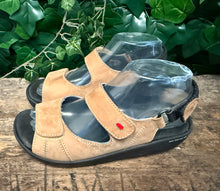 Afbeelding in Gallery-weergave laden, zo goed als nieuw sandalen van Wolky maat 37