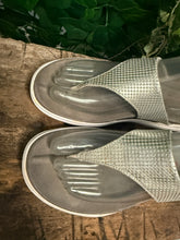 Afbeelding in Gallery-weergave laden, Bijna Nieuwe slippers van Xsensible maat 39 (wijdte G)