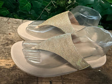 Afbeelding in Gallery-weergave laden, bijna Nieuwe slippers van Fitflop maat 39