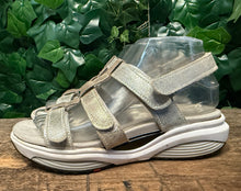 Afbeelding in Gallery-weergave laden, bijna Nieuwe sandalen van xsensible maat 37