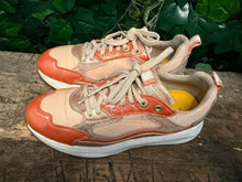 Afbeelding in Gallery-weergave laden, bijna Nieuwe sneakers van Xsensible maat 39 (wijdte G)