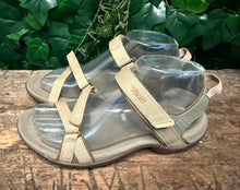 Afbeelding in Gallery-weergave laden, bijna Nieuwe sandalen van Teva maat 38