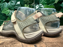 Afbeelding in Gallery-weergave laden, bijna Nieuwe sandalen van Teva maat 38
