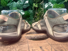 Afbeelding in Gallery-weergave laden, bijna Nieuwe sandalen van Teva maat 38