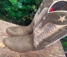 Afbeelding in Gallery-weergave laden, bijna Nieuwe prachtige laarzen van sendra maat 38