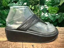 Afbeelding in Gallery-weergave laden, zo goed als nieuw slippers van Fitflop maat 36