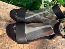 Afbeelding in Gallery-weergave laden, Bijna Nieuwe sandalen van Ugg maat 40