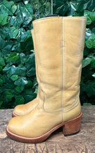 Afbeelding in Gallery-weergave laden, prachtige vintage blokhak laarzen van Sendra maat 39