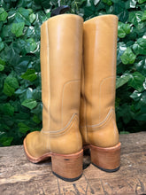 Afbeelding in Gallery-weergave laden, prachtige vintage blokhak laarzen van Sendra maat 38