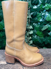 Afbeelding in Gallery-weergave laden, prachtige vintage blokhak laarzen van Sendra maat 38
