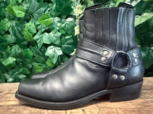 Afbeelding in Gallery-weergave laden, zo goed als nieuw volledig leren boots van Sendra maat 44