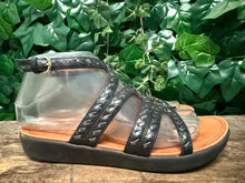 Afbeelding in Gallery-weergave laden, zo goed als nieuw prachtige sandalen van Fitflop maat 37