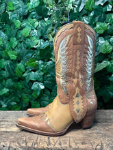 Afbeelding in Gallery-weergave laden, bijna Nieuwe fantastisch mooie laarzen van sendra maat 38