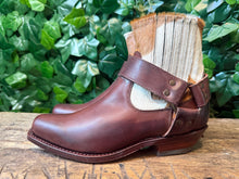 Afbeelding in Gallery-weergave laden, Nieuwe prachtige vintage laarzen van Sendra maat 38