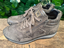 Afbeelding in Gallery-weergave laden, bijna Nieuwe hoge sneakers van Xsensible maat 40 (wijdte GX)