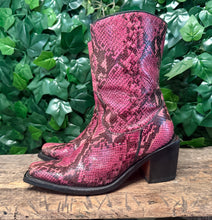 Afbeelding in Gallery-weergave laden, prachtige vintage retro snake laars van Loblan maat 41