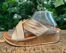 Afbeelding in Gallery-weergave laden, Nieuwe mooie leren slippers van Fitflop maat 38