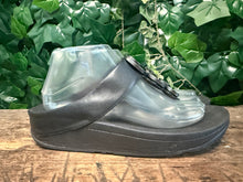 Afbeelding in Gallery-weergave laden, zo goed als nieuw prachtige slippers van Fitflop maat 40