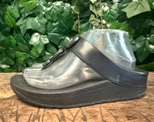 Afbeelding in Gallery-weergave laden, zo goed als nieuw prachtige slippers van Fitflop maat 40