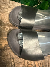 Afbeelding in Gallery-weergave laden, Nieuwe mooie leren sandalen van loints of holland maat 38