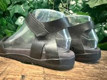 Afbeelding in Gallery-weergave laden, Nieuwe mooie leren sandalen van loints of holland maat 38
