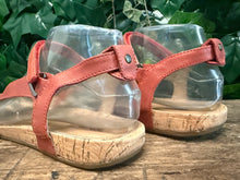 Afbeelding in Gallery-weergave laden, Nieuwe mooie leren sandalen van teva maat 41