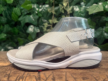 Afbeelding in Gallery-weergave laden, Nieuwe sandalen van Xsensible maat 40 (wijdte G)