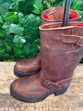 Afbeelding in Gallery-weergave laden, geweldig mooie vintage plateau boots van Sendra maat 39