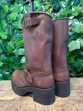 Afbeelding in Gallery-weergave laden, geweldig mooie vintage plateau boots van Sendra maat 39