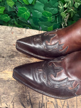 Afbeelding in Gallery-weergave laden, bijna Nieuwe fantastisch mooie laarzen van sendra maat 42