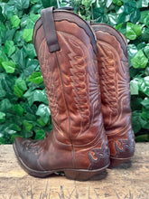 Afbeelding in Gallery-weergave laden, bijna Nieuwe fantastisch mooie laarzen van sendra maat 42