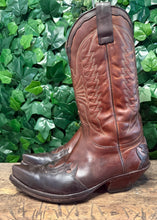 Afbeelding in Gallery-weergave laden, bijna Nieuwe fantastisch mooie laarzen van sendra maat 42