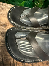 Afbeelding in Gallery-weergave laden, bijna Nieuwe slippers van wolky maat 43