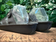 Afbeelding in Gallery-weergave laden, bijna Nieuwe slippers van wolky maat 43