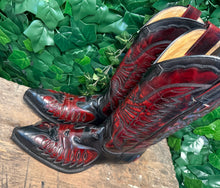 Afbeelding in Gallery-weergave laden, prachtige bijna Nieuwe vintage laarzen van Sendra maat 42