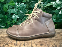 Afbeelding in Gallery-weergave laden, bijna Nieuwe veterschoenen van Loints of Holland maat 37
