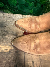 Afbeelding in Gallery-weergave laden, bijna Nieuwe stoere laarsjes van Sendra maat 38