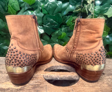 Afbeelding in Gallery-weergave laden, bijna Nieuwe stoere laarsjes van Sendra maat 38