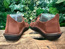 Afbeelding in Gallery-weergave laden, zo goed als Nieuw veterschoen van Loints of holland maat 39
