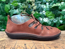 Afbeelding in Gallery-weergave laden, zo goed als Nieuw veterschoen van Loints of holland maat 39