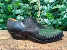 Afbeelding in Gallery-weergave laden, prachtige vintage instappers van Sendra maat 42