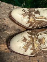 Afbeelding in Gallery-weergave laden, prachtige bijna Nieuwe laarsjes van Sendra maat 39